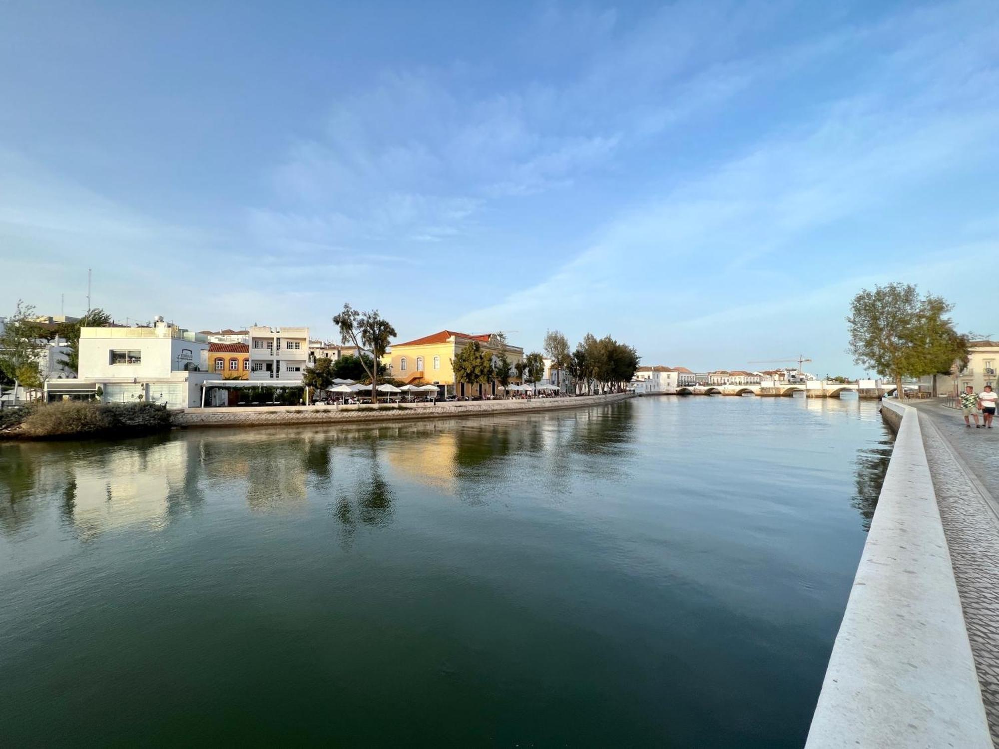 Townhouse Close To Riverside: 2br * Tavira