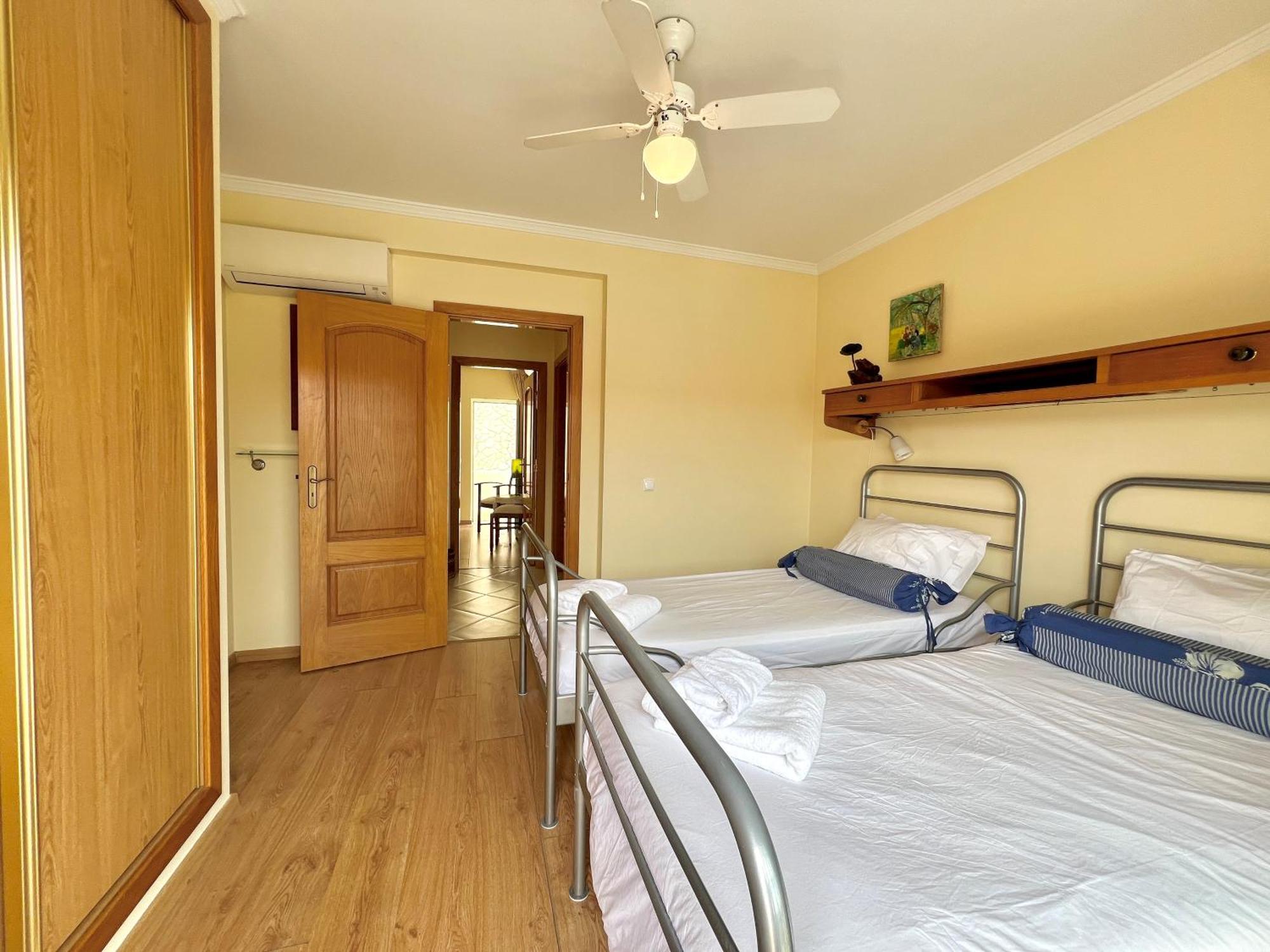 Townhouse Close To Riverside: 2br Holiday home Tavira