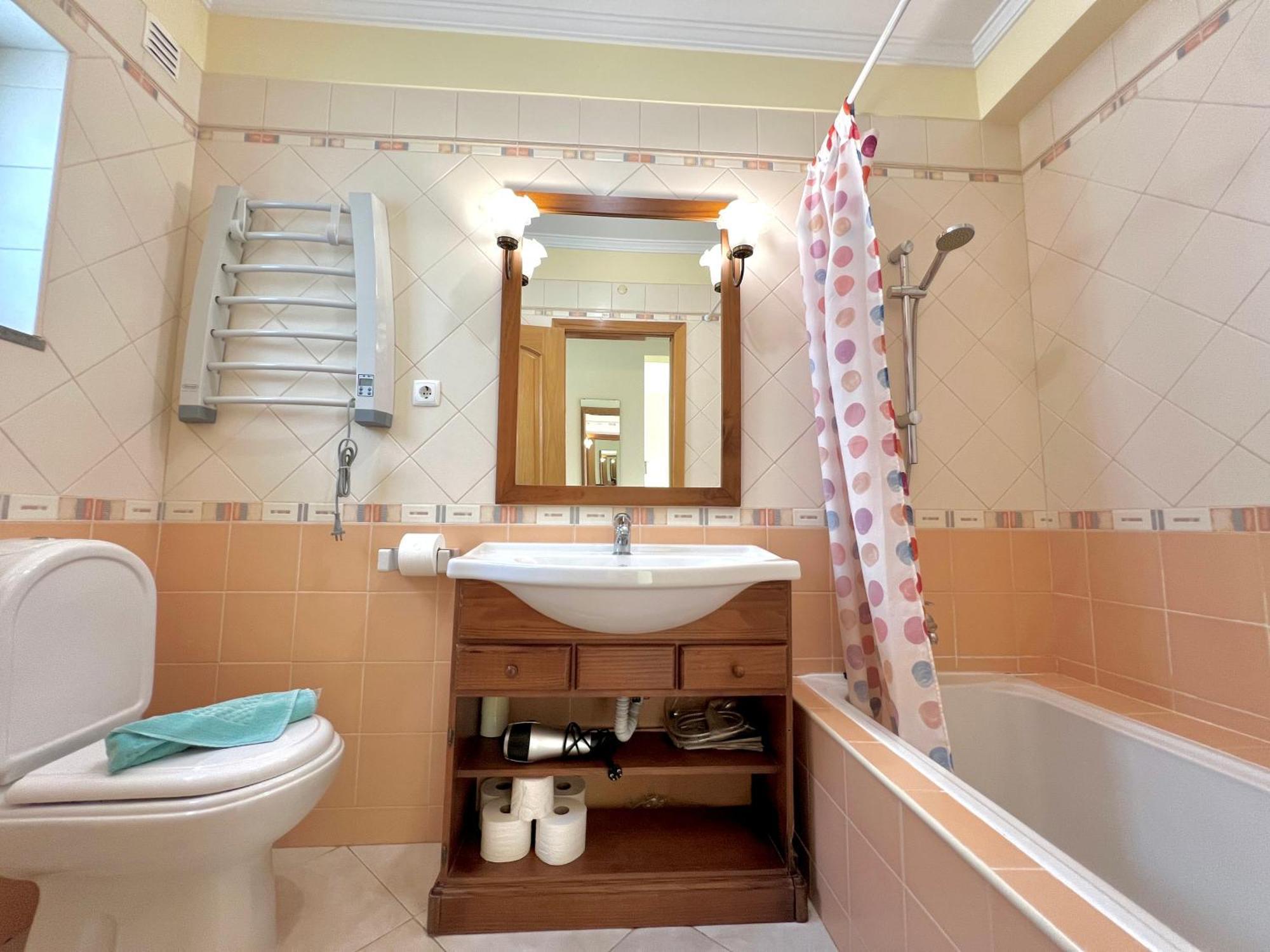 Townhouse Close To Riverside: 2br Tavira